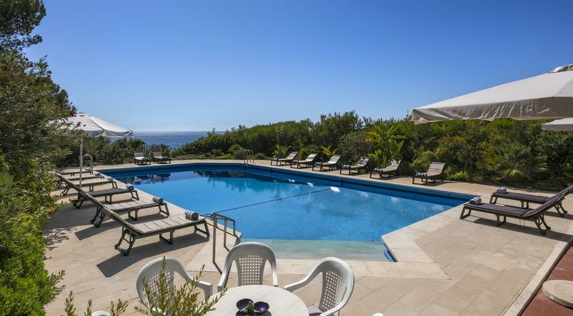 Photo of A Cliffside Quinta