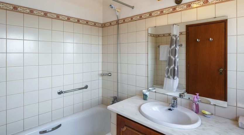 Photo of A Cliffside Quinta