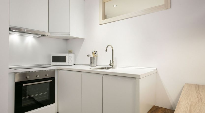 Photo of Tip the White Beret