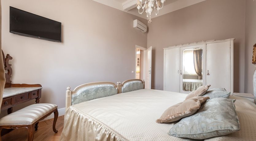 Photo of Florentine Fancy