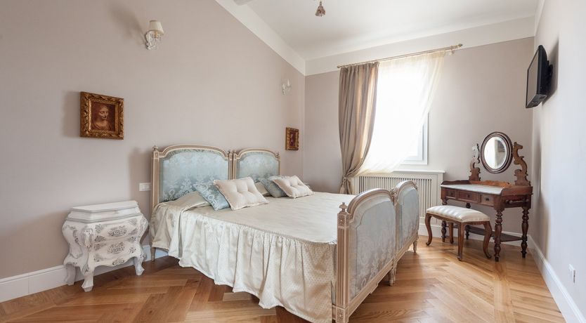 Photo of Florentine Fancy