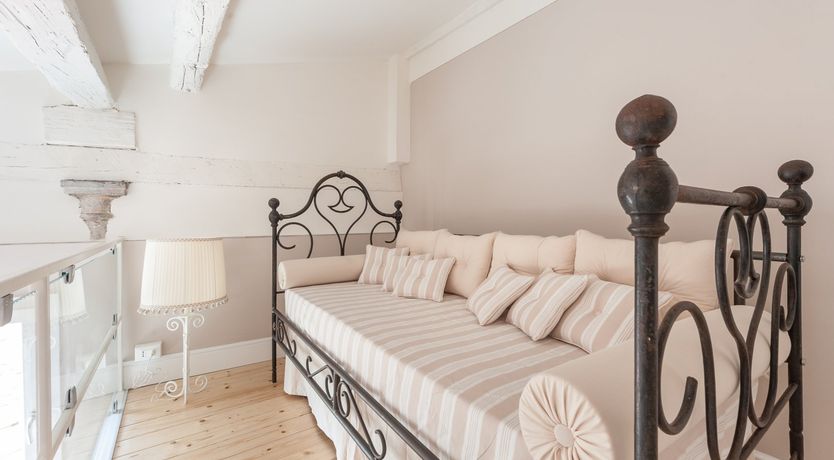 Photo of Florentine Fancy