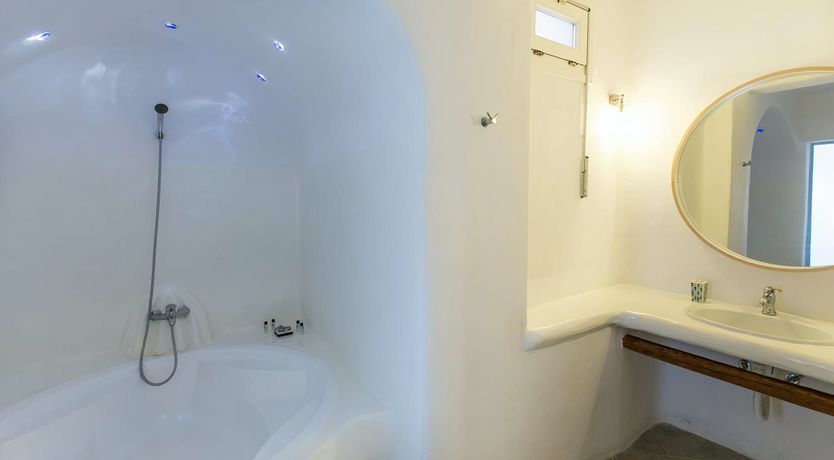 Photo of Aegean On The Rocks