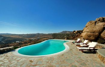 Aegean On The Rocks Villa