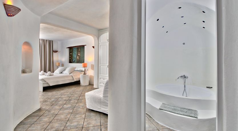 Photo of Aegean On The Rocks