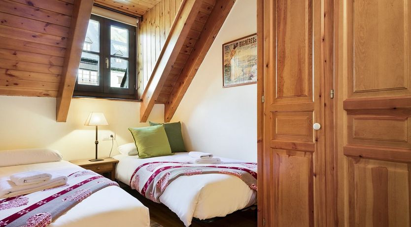 Photo of Pyrenean Lily