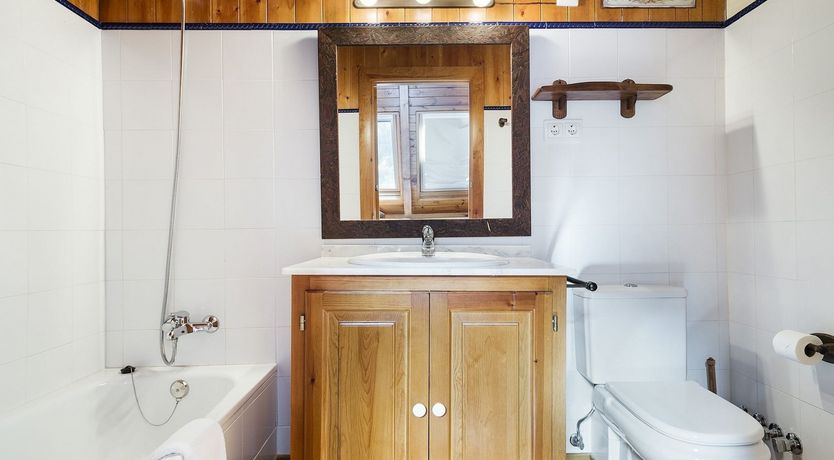 Photo of Pyrenean Lily