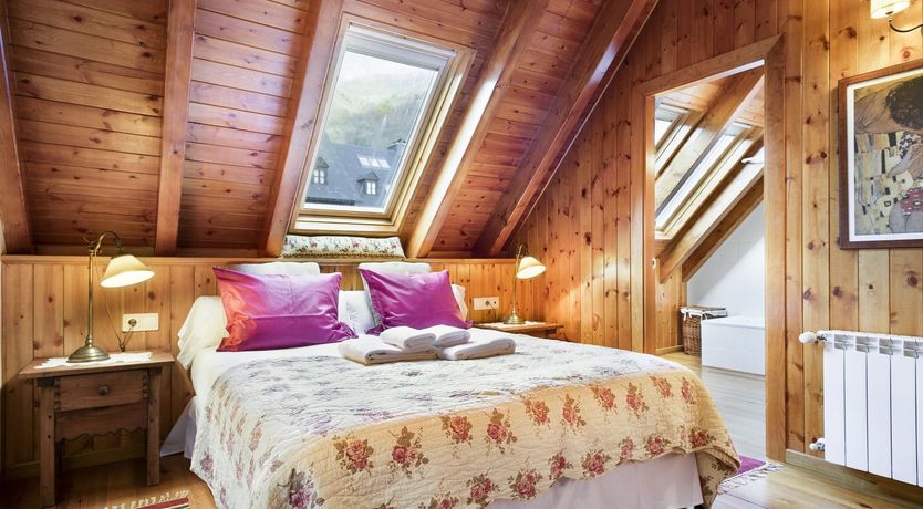 Photo of Pyrenean Lily