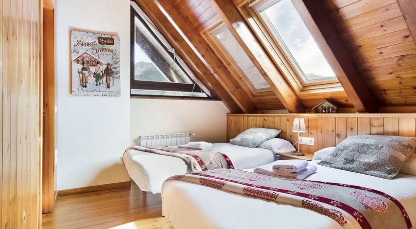 Photo of Pyrenean Lily