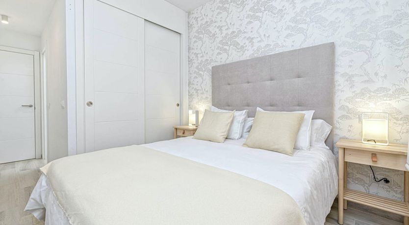 Photo of Simply White