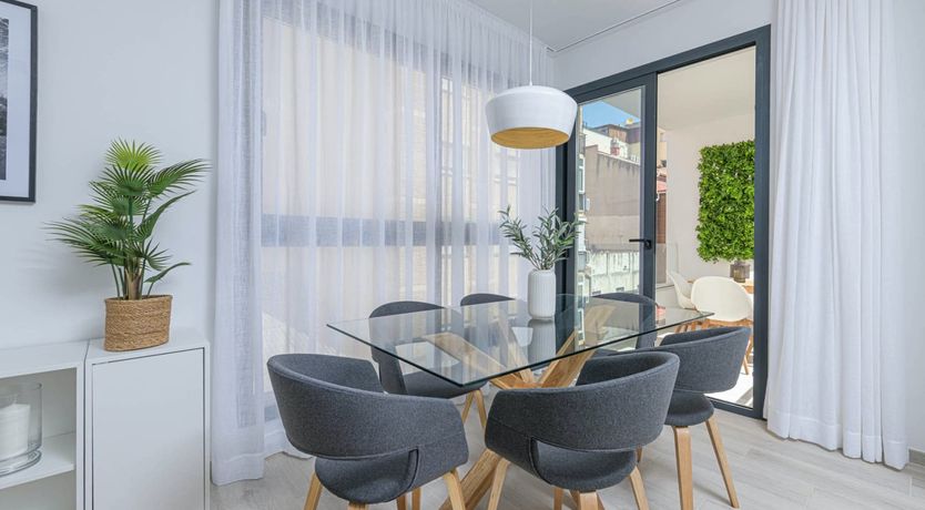 Photo of Simply White