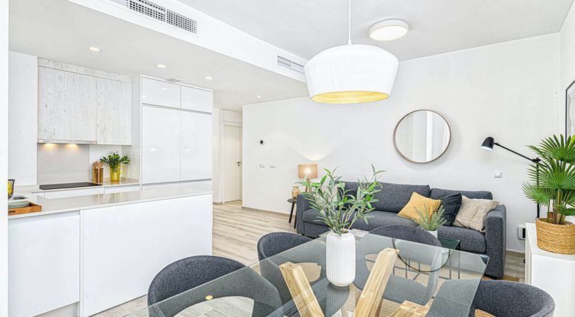 Photo of Simply White