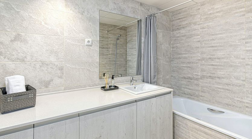 Photo of Simply White