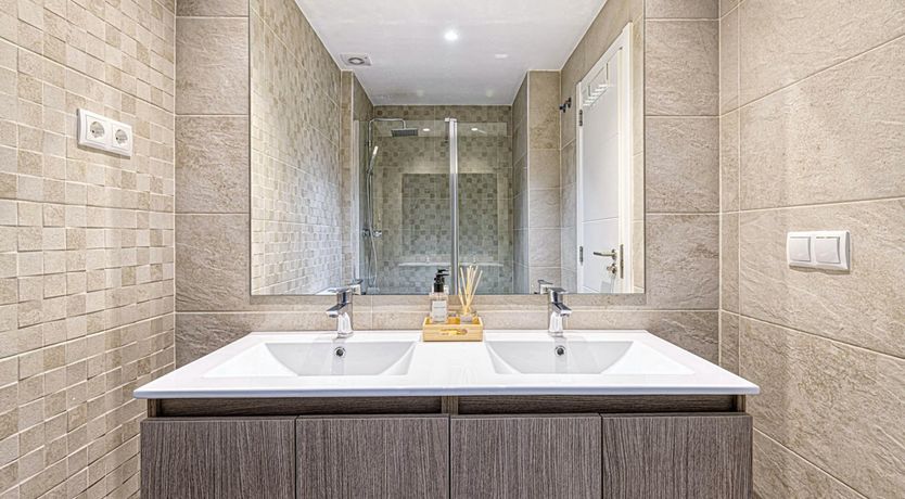 Photo of Simply White