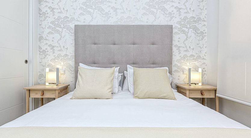 Photo of Simply White