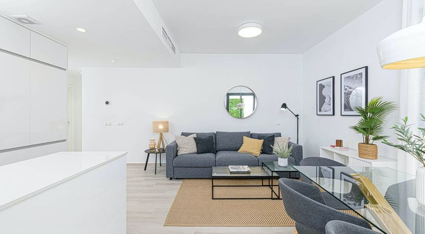 Photo of Simply White