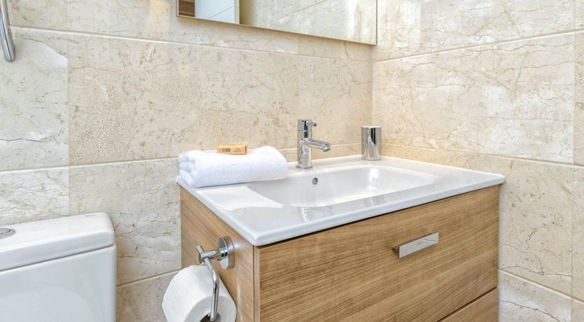 Photo of Art & Glass