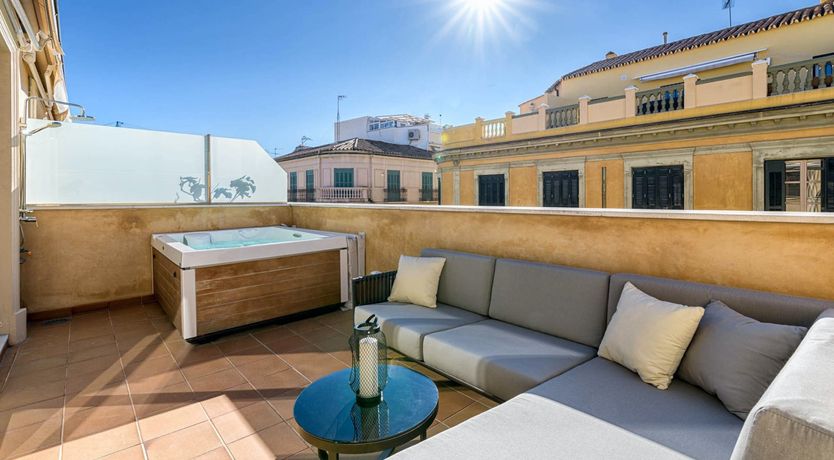 Photo of Art & Glass