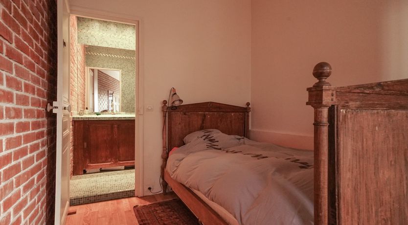 Photo of The Seamstress' Daydream