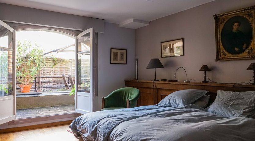 Photo of The Seamstress' Daydream