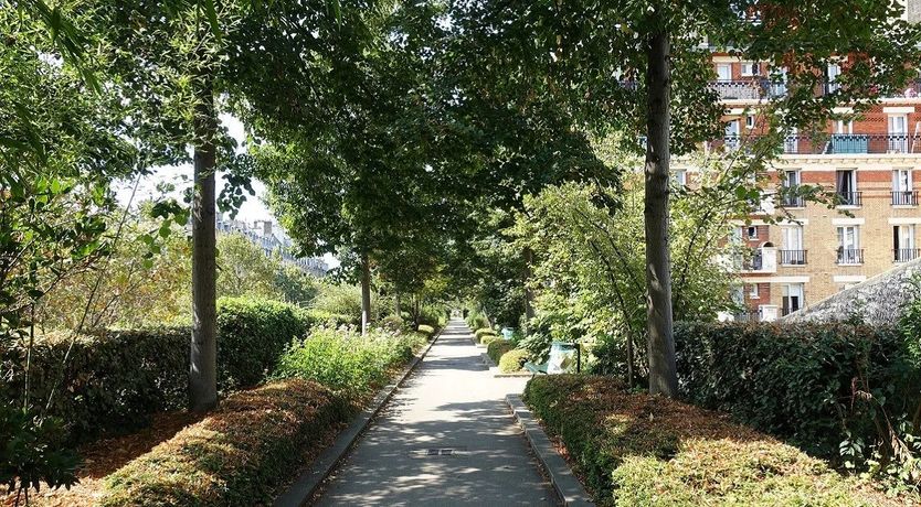 Photo of The Seamstress' Daydream