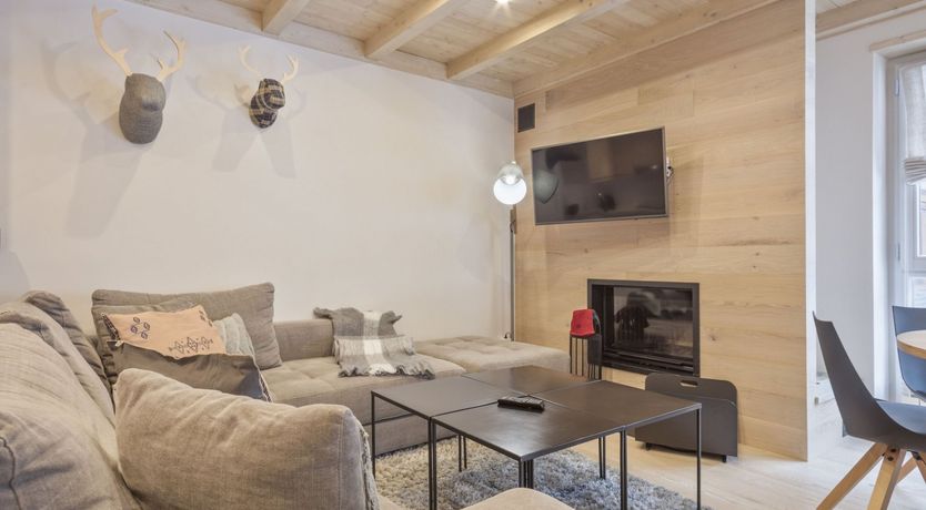 Photo of Polar Bear Prints