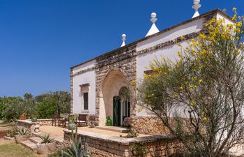 White Crocuses Villa