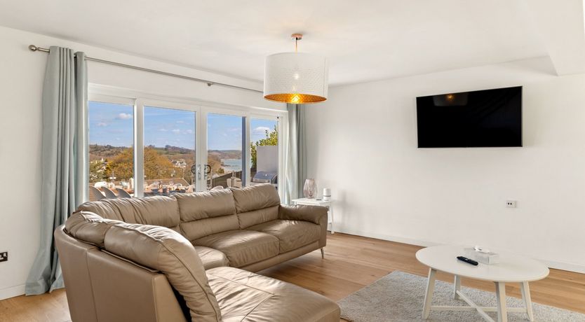 Photo of White Walian