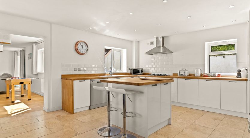 Photo of White Walian