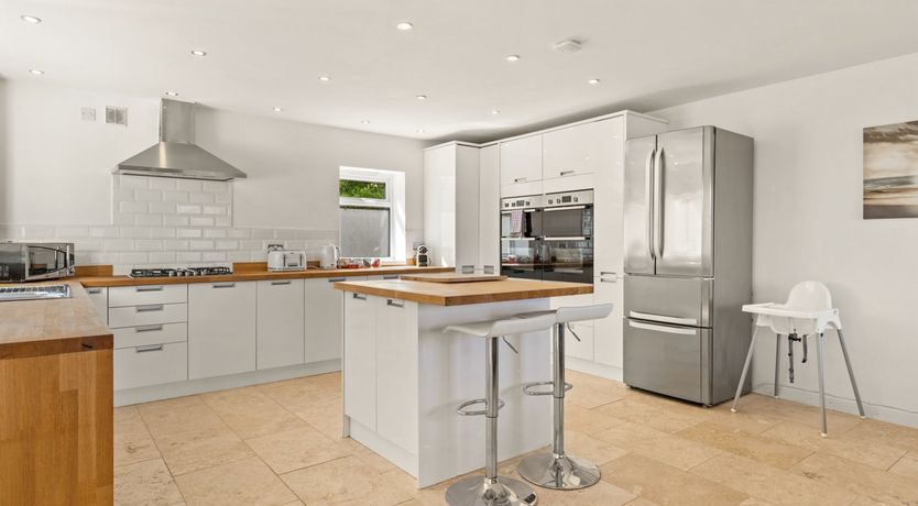 Photo of White Walian