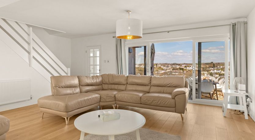 Photo of White Walian