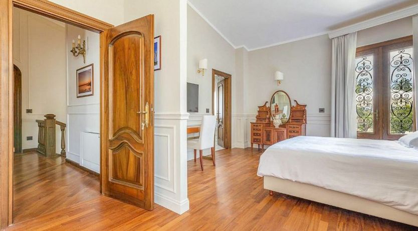 Photo of Basket Of Lemons