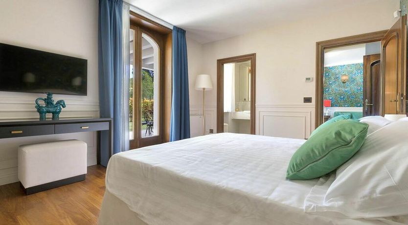 Photo of Basket Of Lemons