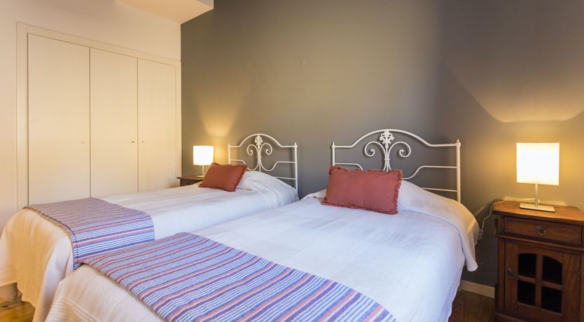 Photo of Emerald & Crimson