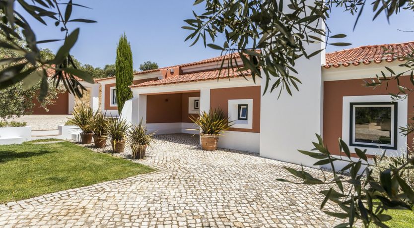 Photo of Emerald & Crimson