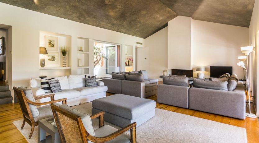 Photo of Emerald & Crimson