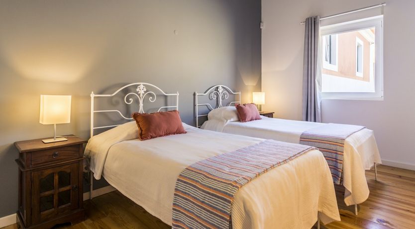 Photo of Emerald & Crimson