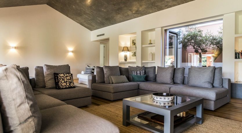 Photo of Emerald & Crimson