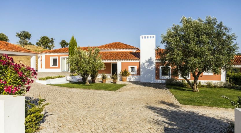 Photo of Emerald & Crimson