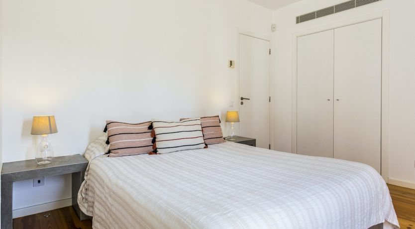 Photo of Emerald & Crimson