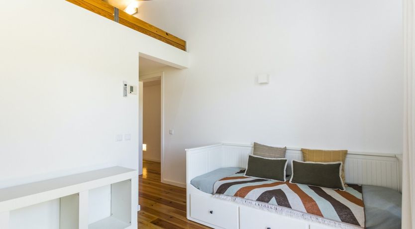 Photo of Emerald & Crimson