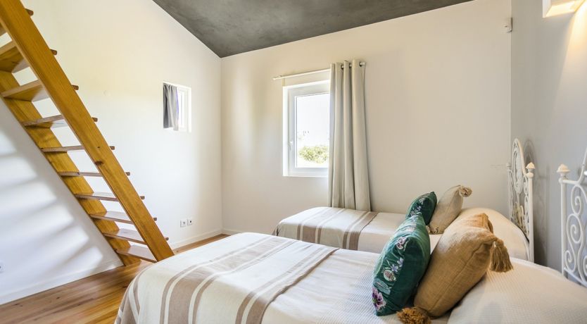 Photo of Emerald & Crimson