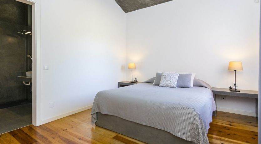 Photo of Emerald & Crimson