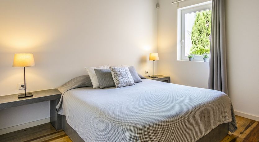 Photo of Emerald & Crimson