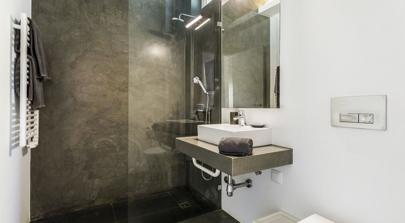 Photo of Emerald & Crimson