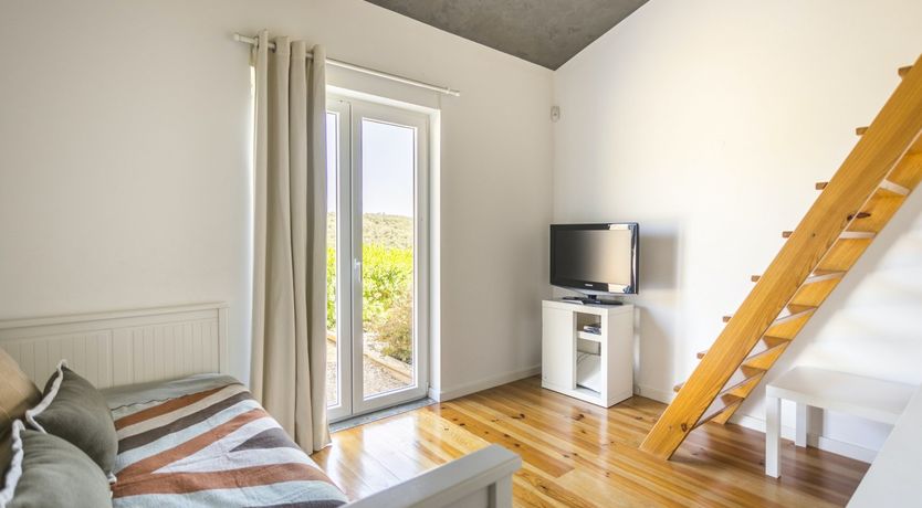 Photo of Emerald & Crimson