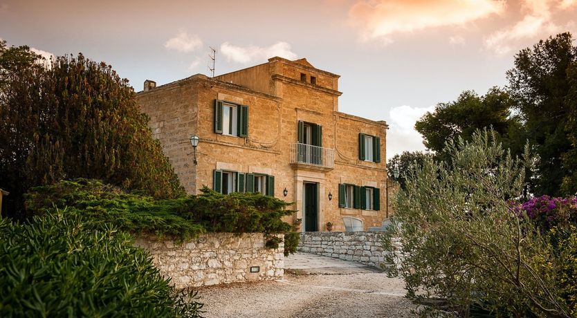 Photo of Aristocratic Elegance