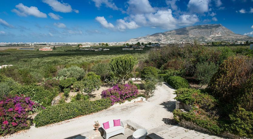 Photo of Aristocratic Elegance