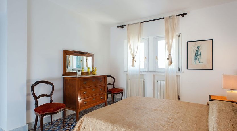 Photo of Aristocratic Elegance