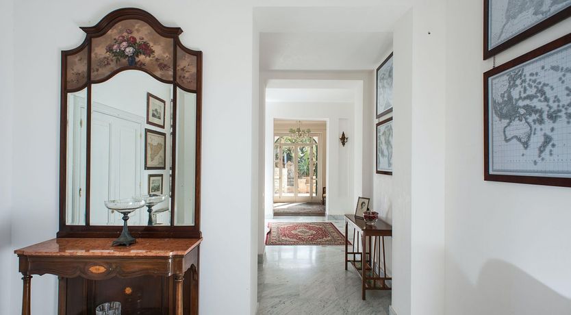 Photo of Aristocratic Elegance